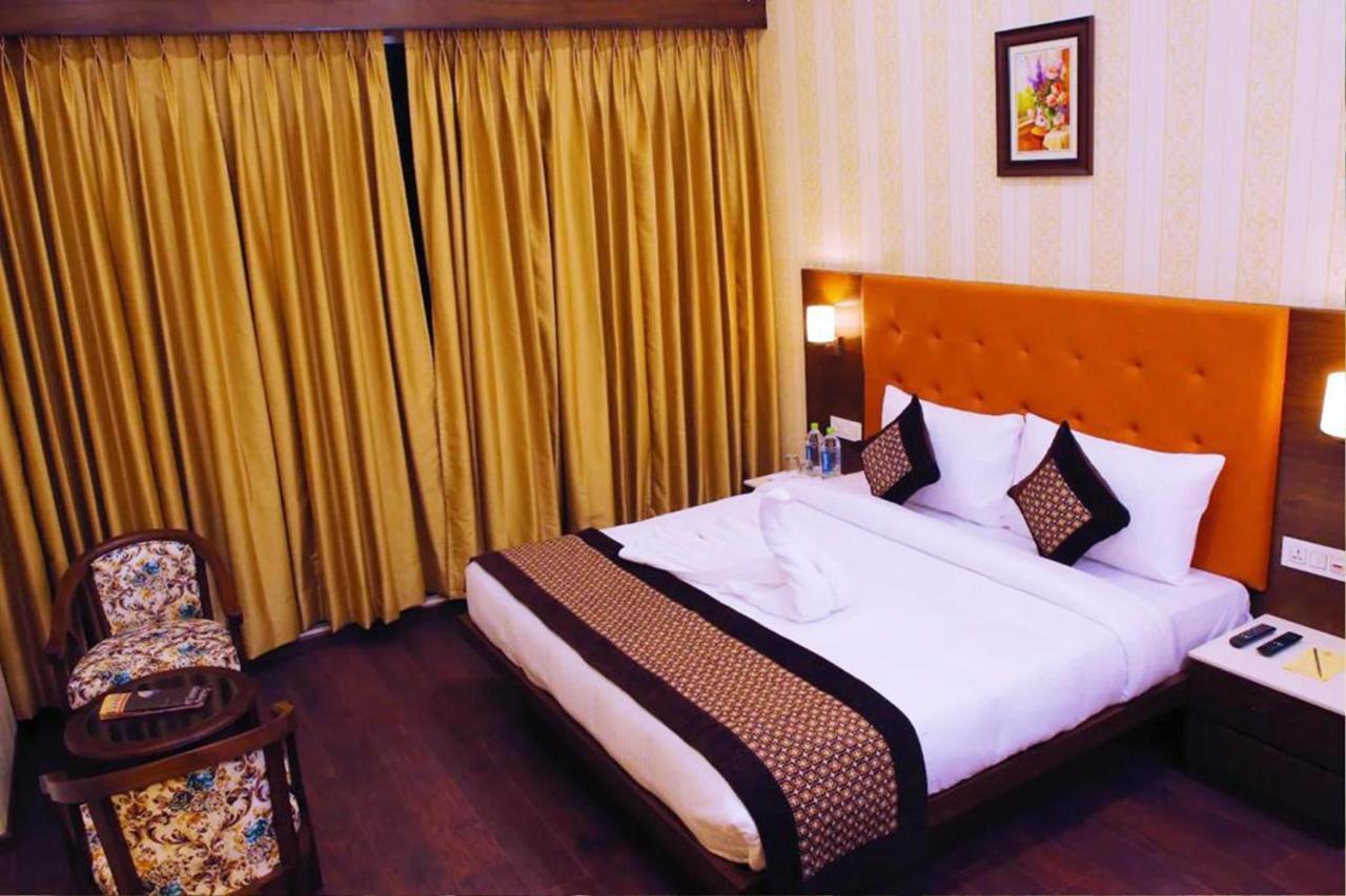 Hotel Citi Inn Grande Zirakpur Exterior foto