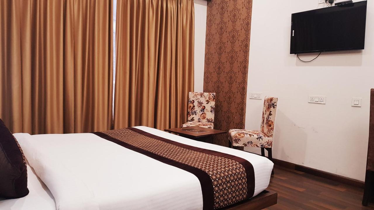 Hotel Citi Inn Grande Zirakpur Exterior foto