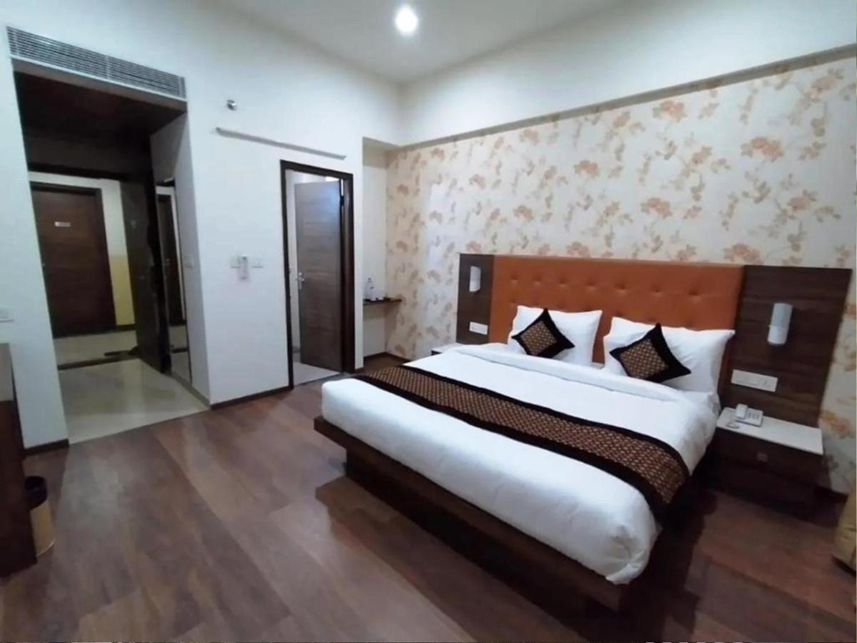 Hotel Citi Inn Grande Zirakpur Exterior foto