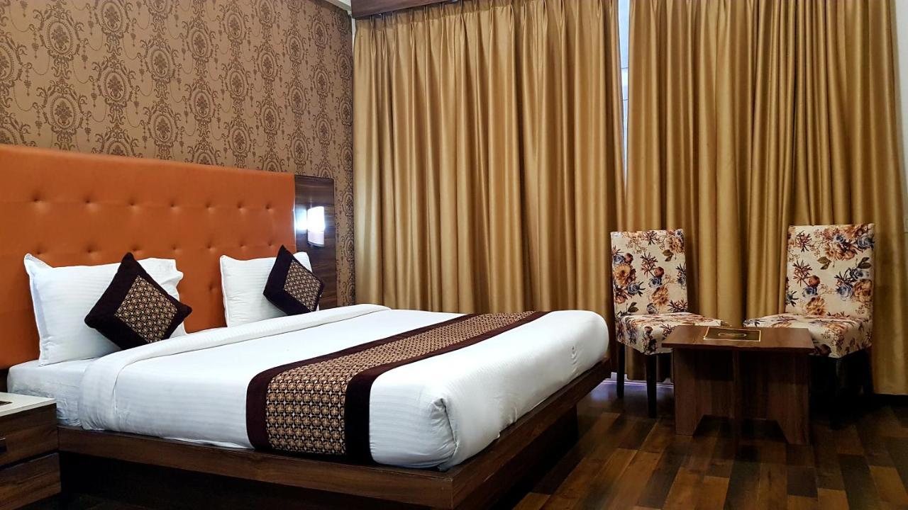 Hotel Citi Inn Grande Zirakpur Exterior foto